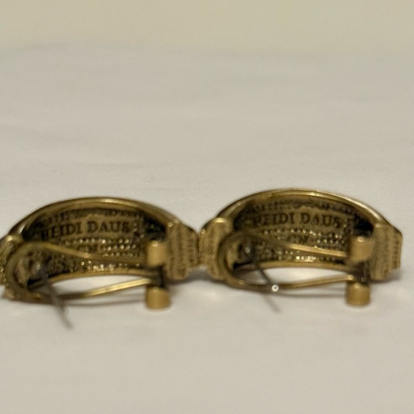 Heidi Daus Gold Tone and Silver Crystal Earrings with Vintage Accents SO chic 💫 - Picture 4 of 4